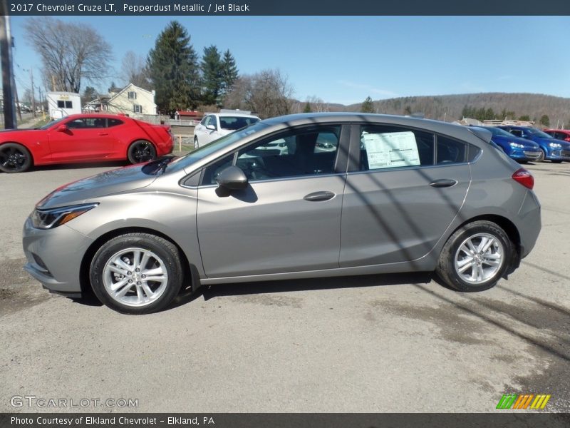 Pepperdust Metallic / Jet Black 2017 Chevrolet Cruze LT