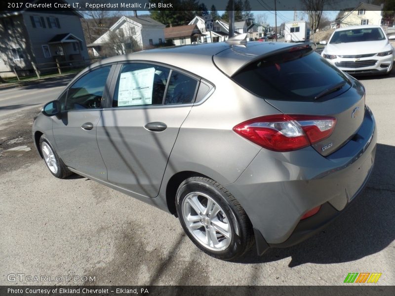 Pepperdust Metallic / Jet Black 2017 Chevrolet Cruze LT