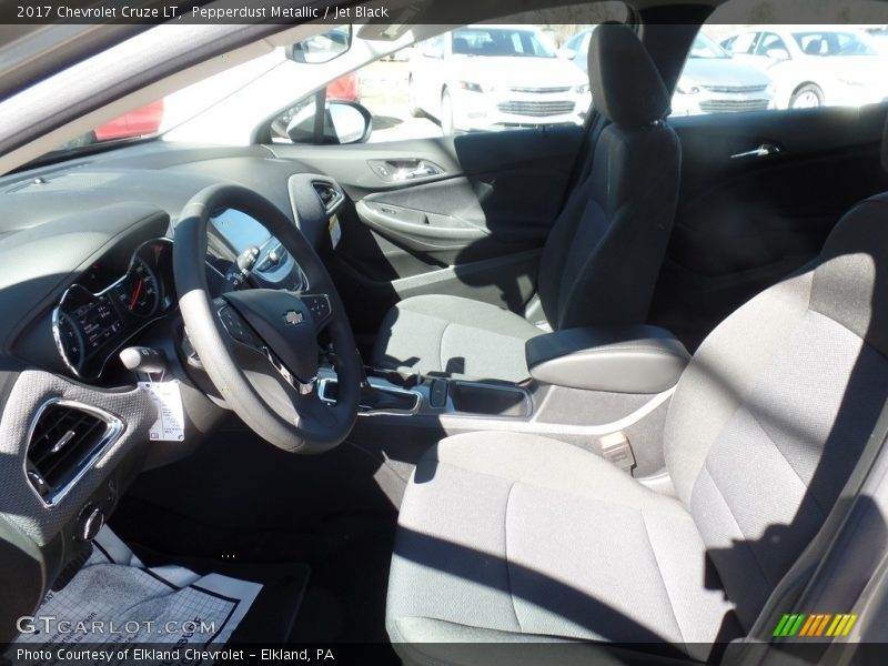 Pepperdust Metallic / Jet Black 2017 Chevrolet Cruze LT