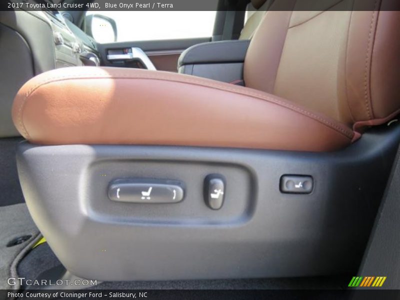 Front Seat of 2017 Land Cruiser 4WD