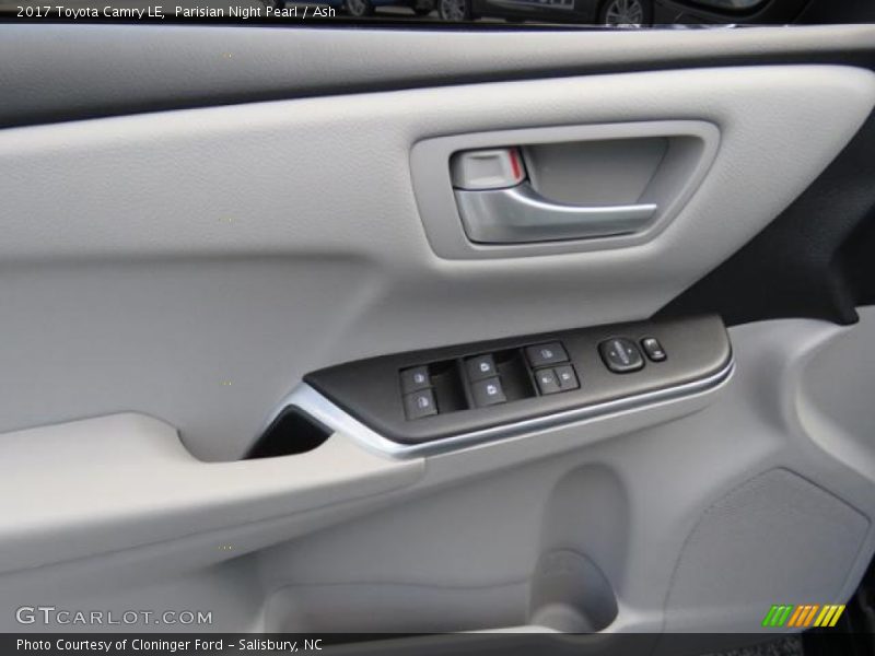 Parisian Night Pearl / Ash 2017 Toyota Camry LE