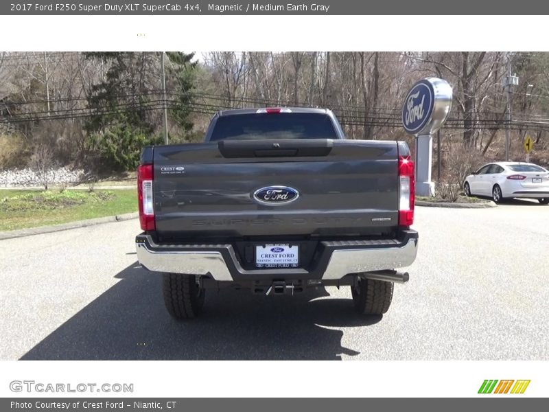 Magnetic / Medium Earth Gray 2017 Ford F250 Super Duty XLT SuperCab 4x4