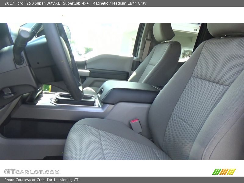 Magnetic / Medium Earth Gray 2017 Ford F250 Super Duty XLT SuperCab 4x4