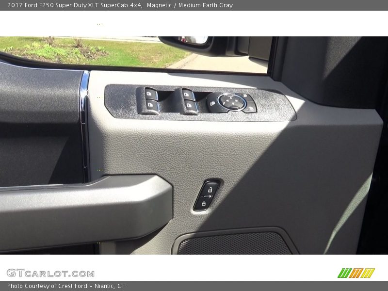 Magnetic / Medium Earth Gray 2017 Ford F250 Super Duty XLT SuperCab 4x4