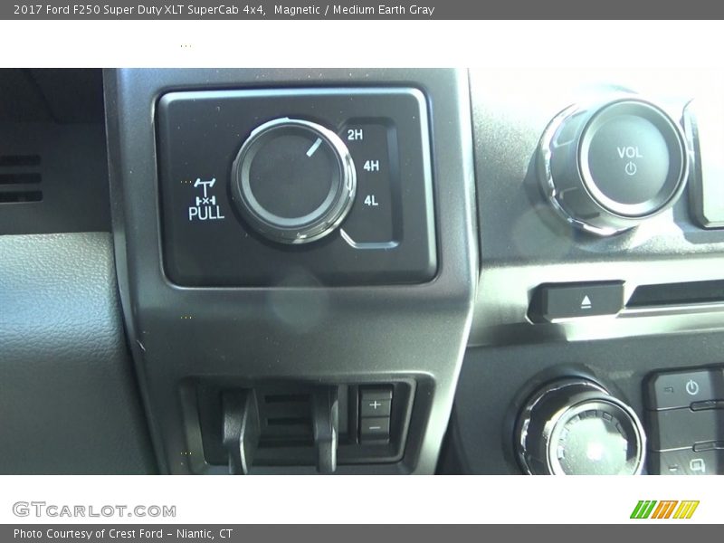 Magnetic / Medium Earth Gray 2017 Ford F250 Super Duty XLT SuperCab 4x4