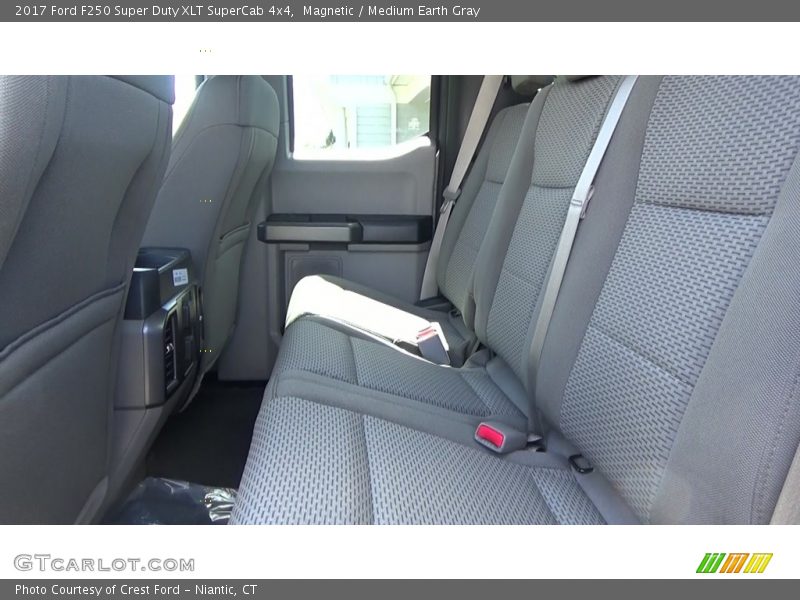 Magnetic / Medium Earth Gray 2017 Ford F250 Super Duty XLT SuperCab 4x4