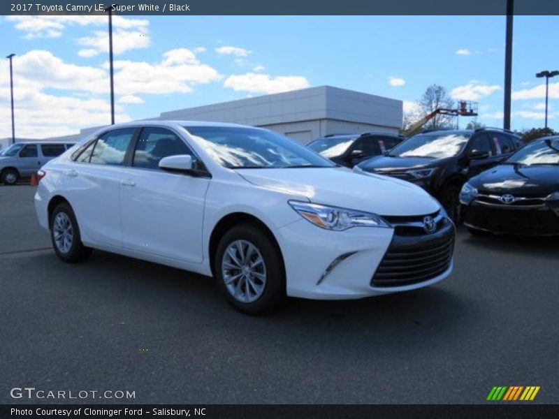 Super White / Black 2017 Toyota Camry LE