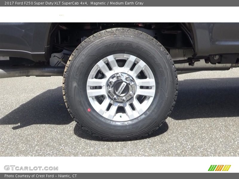 Magnetic / Medium Earth Gray 2017 Ford F250 Super Duty XLT SuperCab 4x4