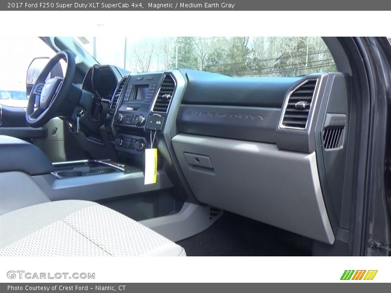 Magnetic / Medium Earth Gray 2017 Ford F250 Super Duty XLT SuperCab 4x4