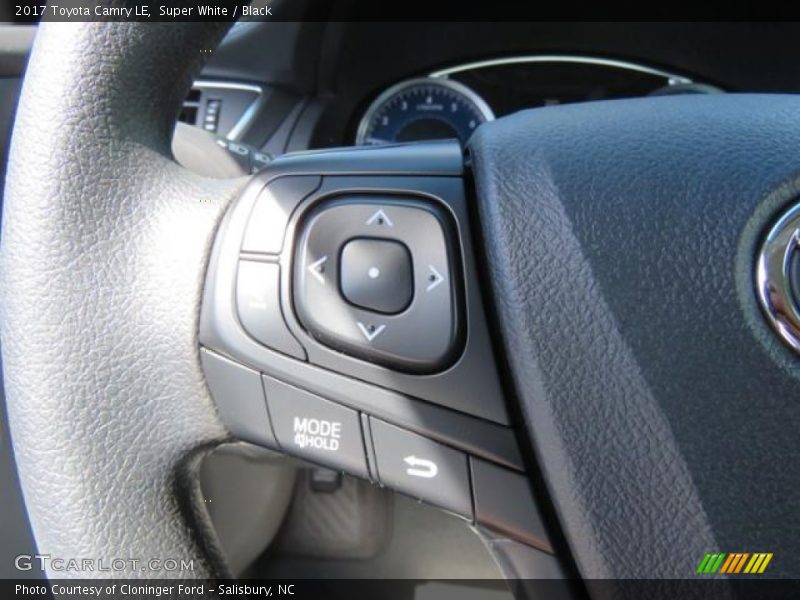 Super White / Black 2017 Toyota Camry LE
