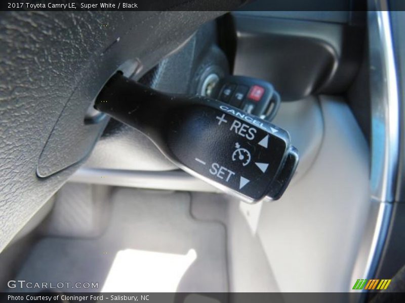 Super White / Black 2017 Toyota Camry LE