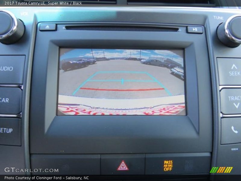 Super White / Black 2017 Toyota Camry LE