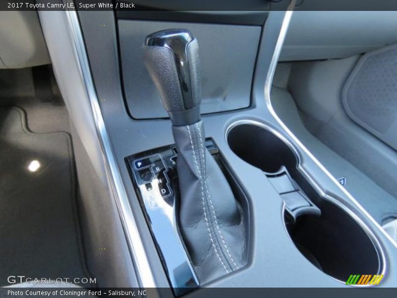 Super White / Black 2017 Toyota Camry LE