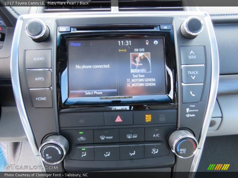 Controls of 2017 Camry LE