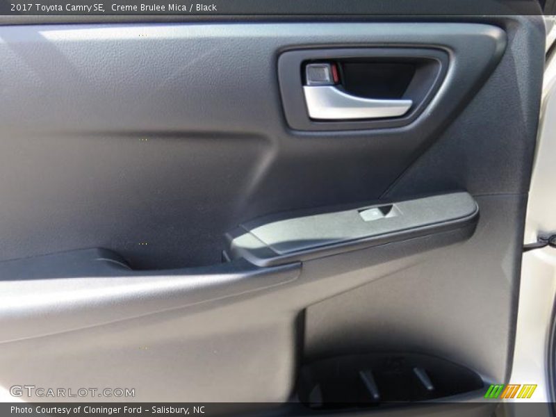 Creme Brulee Mica / Black 2017 Toyota Camry SE