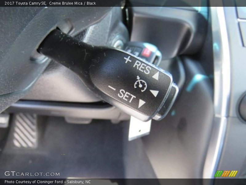 Creme Brulee Mica / Black 2017 Toyota Camry SE