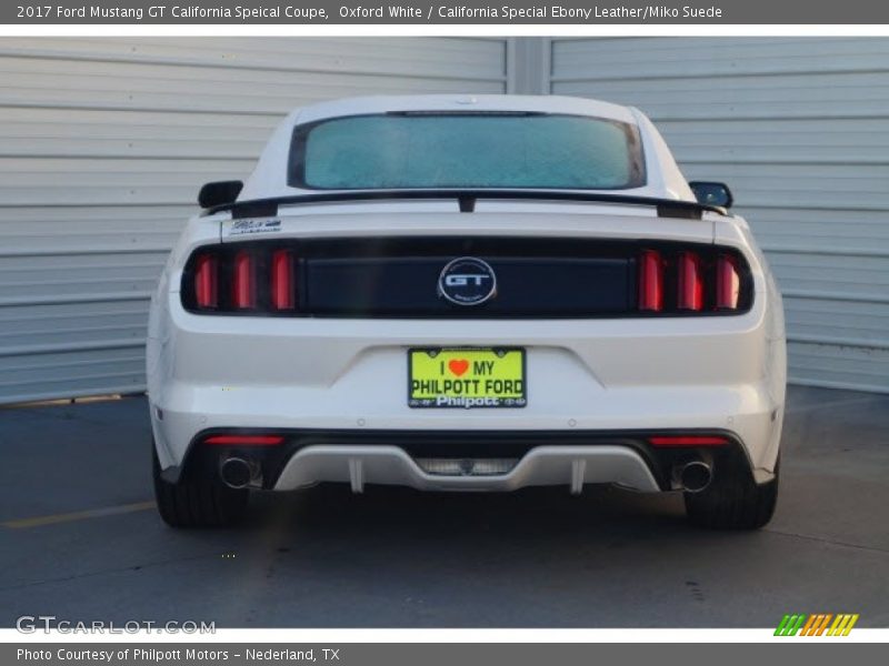 Oxford White / California Special Ebony Leather/Miko Suede 2017 Ford Mustang GT California Speical Coupe