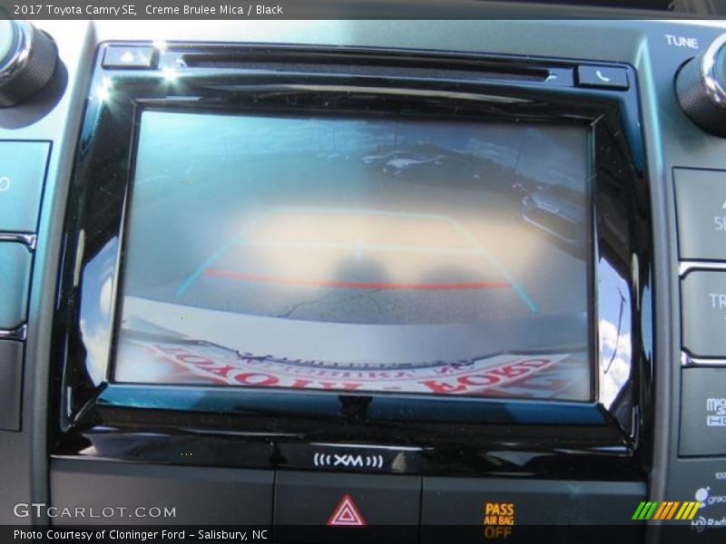 Creme Brulee Mica / Black 2017 Toyota Camry SE