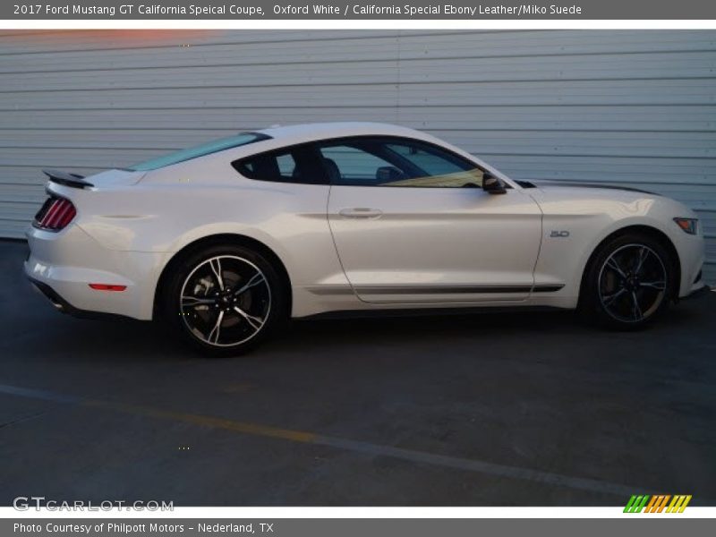 Oxford White / California Special Ebony Leather/Miko Suede 2017 Ford Mustang GT California Speical Coupe