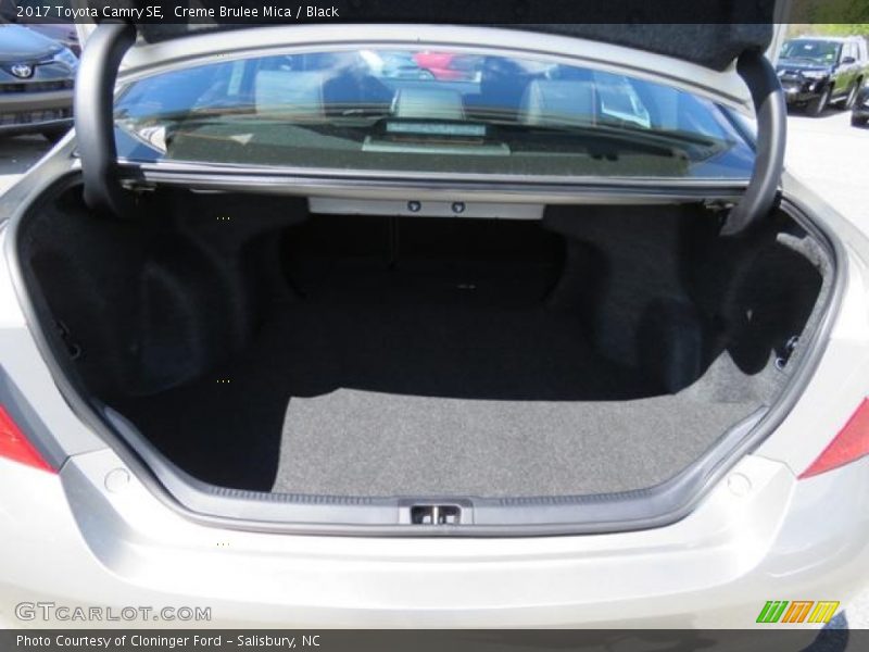 Creme Brulee Mica / Black 2017 Toyota Camry SE