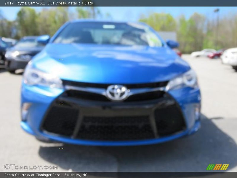 Blue Streak Metallic / Black 2017 Toyota Camry SE