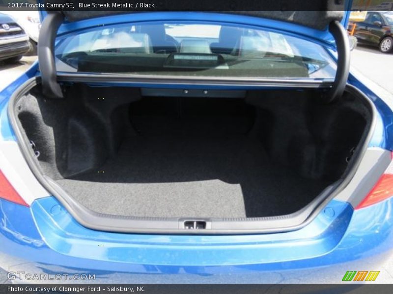 Blue Streak Metallic / Black 2017 Toyota Camry SE