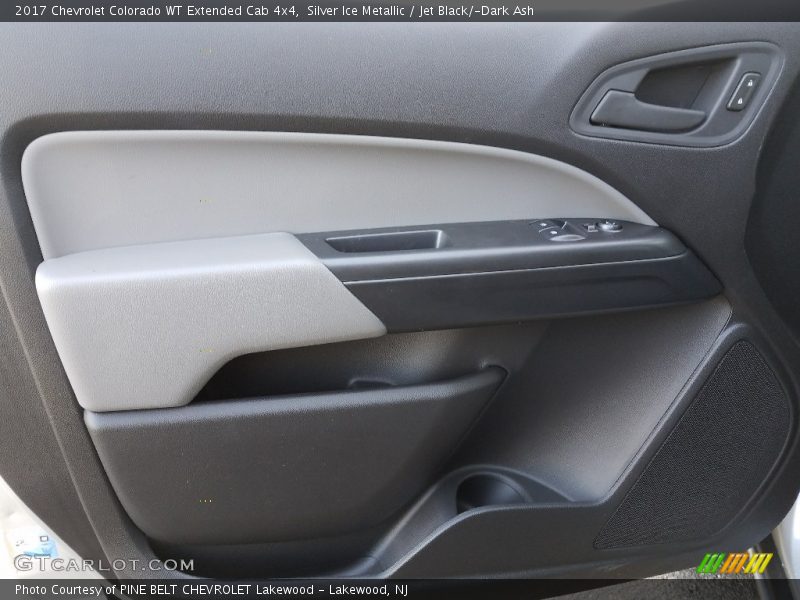 Silver Ice Metallic / Jet Black/­Dark Ash 2017 Chevrolet Colorado WT Extended Cab 4x4