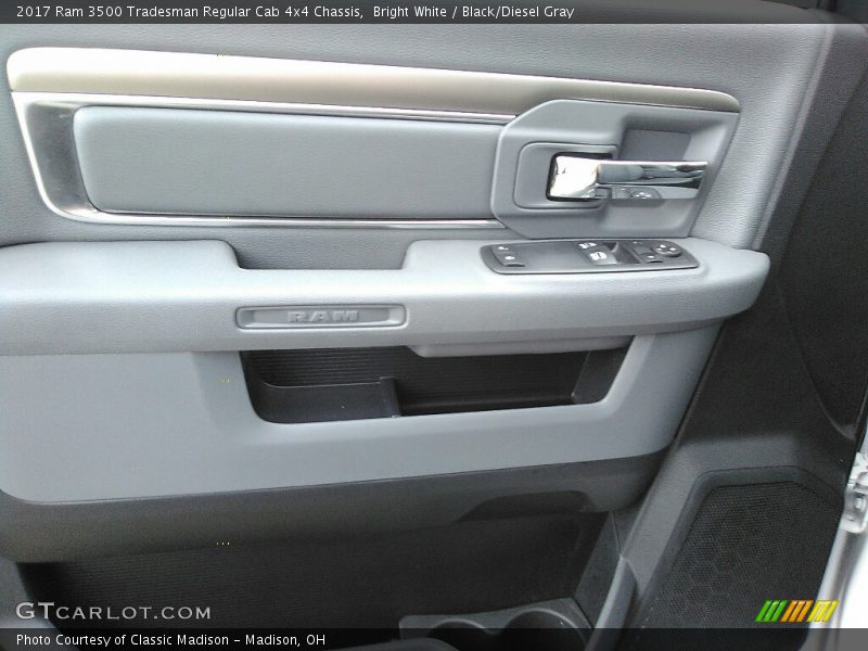 Bright White / Black/Diesel Gray 2017 Ram 3500 Tradesman Regular Cab 4x4 Chassis