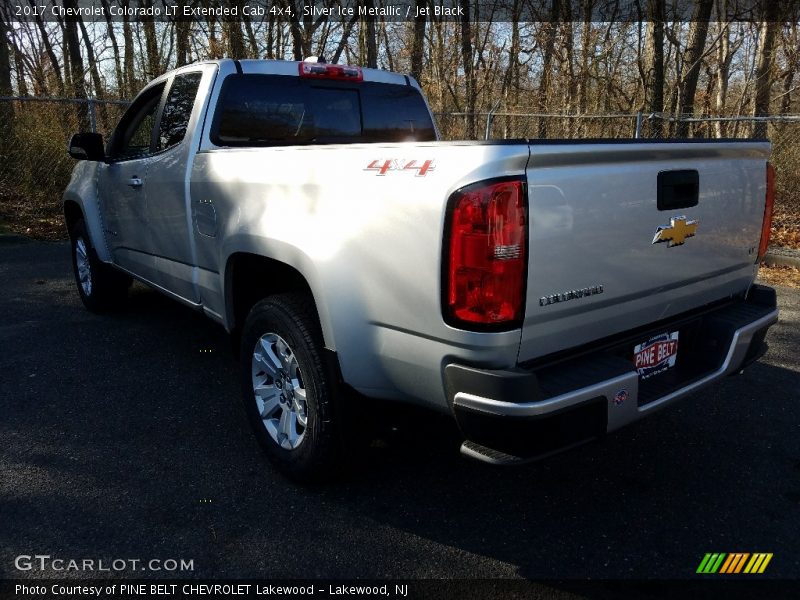 Silver Ice Metallic / Jet Black 2017 Chevrolet Colorado LT Extended Cab 4x4