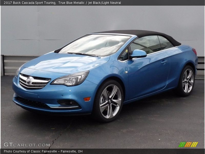 Front 3/4 View of 2017 Cascada Sport Touring