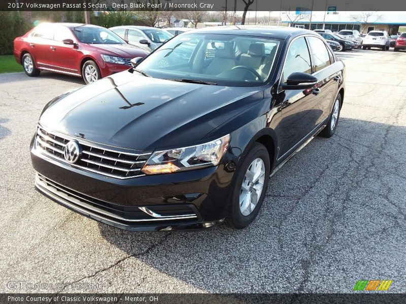 Deep Black Pearl / Moonrock Gray 2017 Volkswagen Passat S Sedan