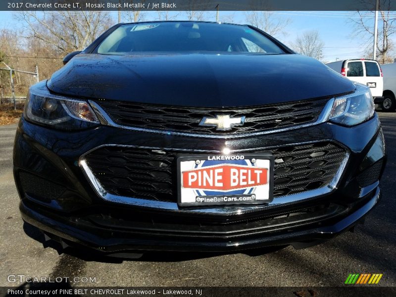Mosaic Black Metallic / Jet Black 2017 Chevrolet Cruze LT