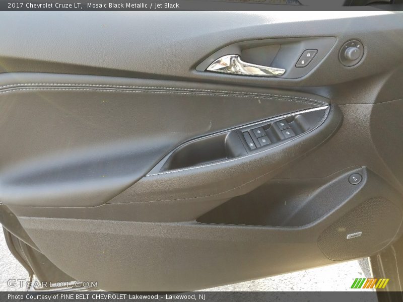 Mosaic Black Metallic / Jet Black 2017 Chevrolet Cruze LT