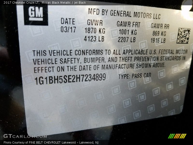 Mosaic Black Metallic / Jet Black 2017 Chevrolet Cruze LT