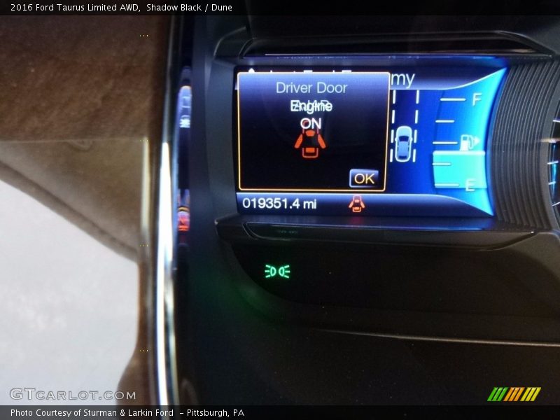 Shadow Black / Dune 2016 Ford Taurus Limited AWD