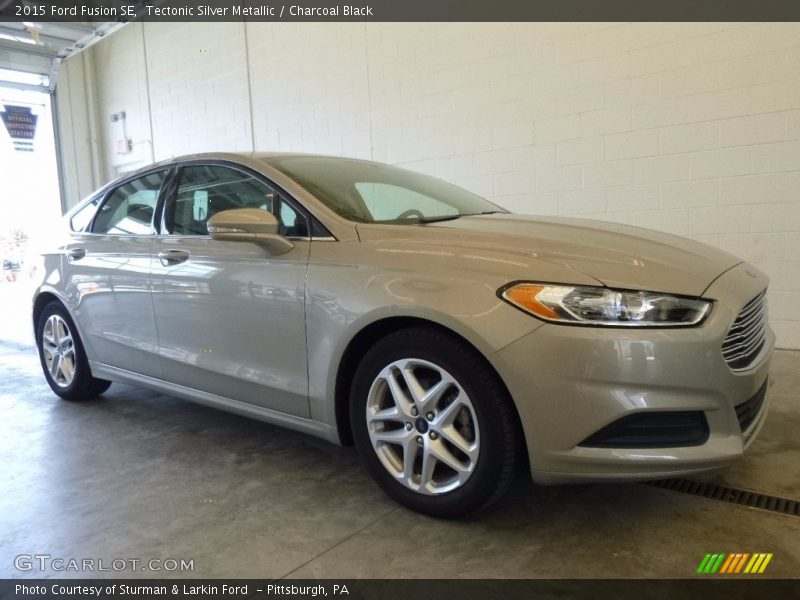 Tectonic Silver Metallic / Charcoal Black 2015 Ford Fusion SE