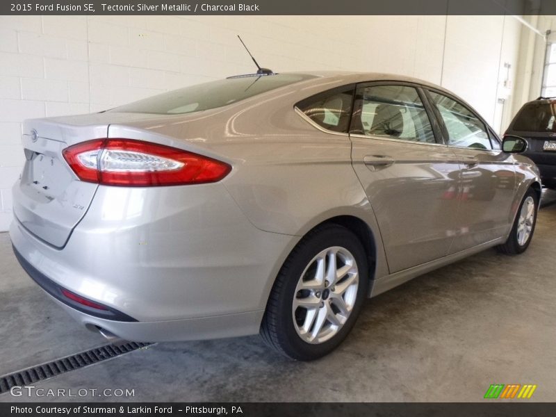 Tectonic Silver Metallic / Charcoal Black 2015 Ford Fusion SE