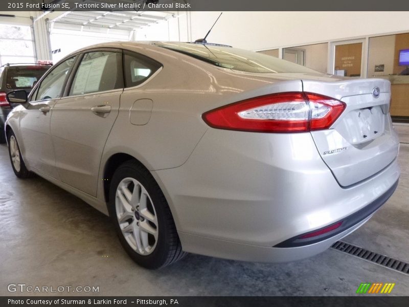 Tectonic Silver Metallic / Charcoal Black 2015 Ford Fusion SE