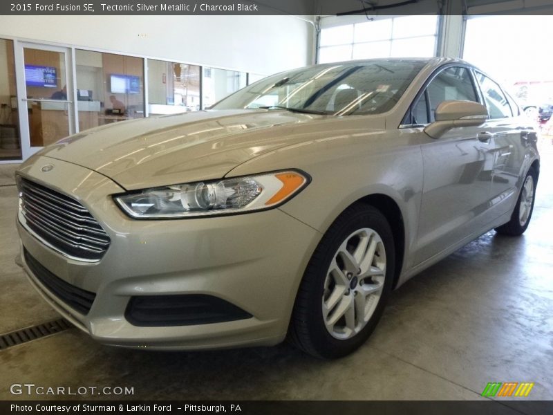 Tectonic Silver Metallic / Charcoal Black 2015 Ford Fusion SE