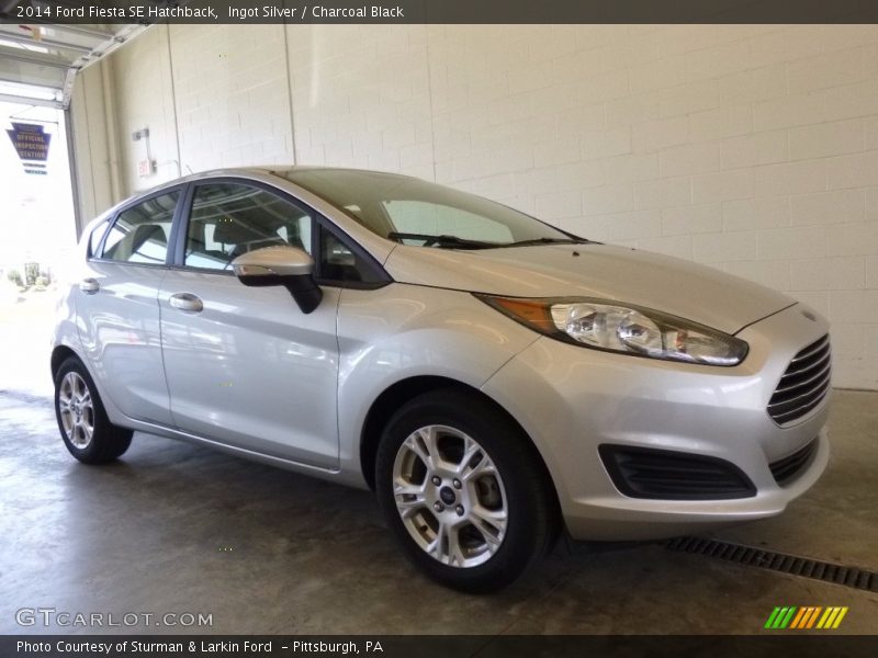 Ingot Silver / Charcoal Black 2014 Ford Fiesta SE Hatchback