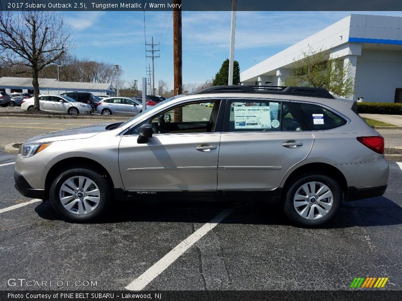 Tungsten Metallic / Warm Ivory 2017 Subaru Outback 2.5i