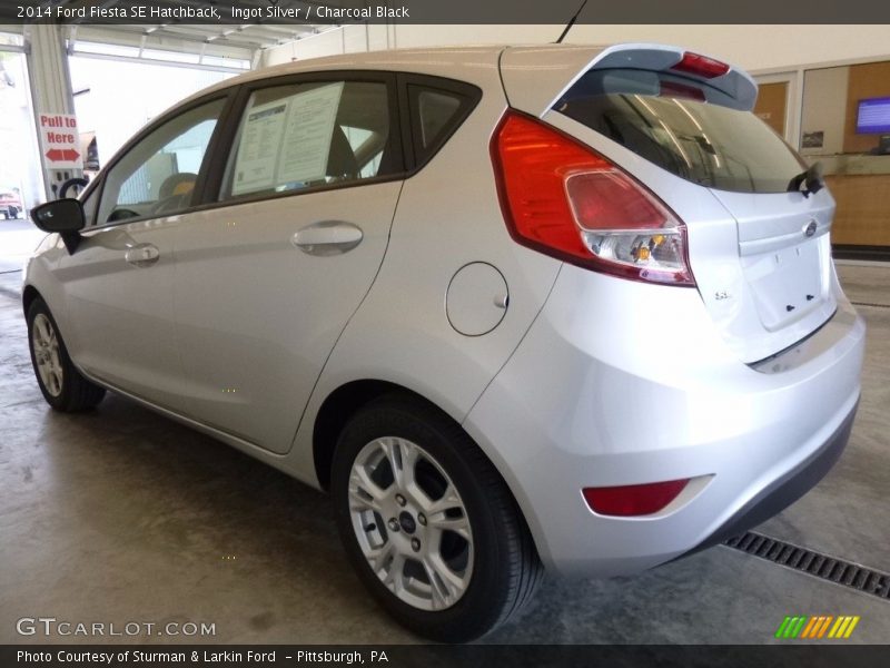 Ingot Silver / Charcoal Black 2014 Ford Fiesta SE Hatchback