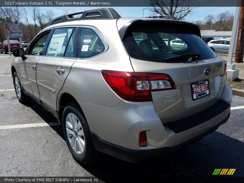 Tungsten Metallic / Warm Ivory 2017 Subaru Outback 2.5i