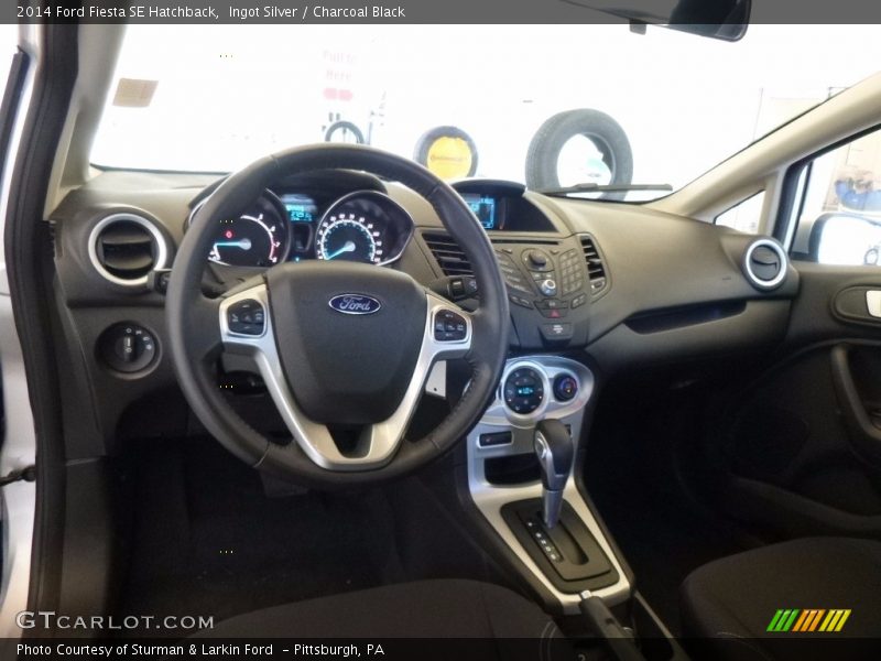 Ingot Silver / Charcoal Black 2014 Ford Fiesta SE Hatchback