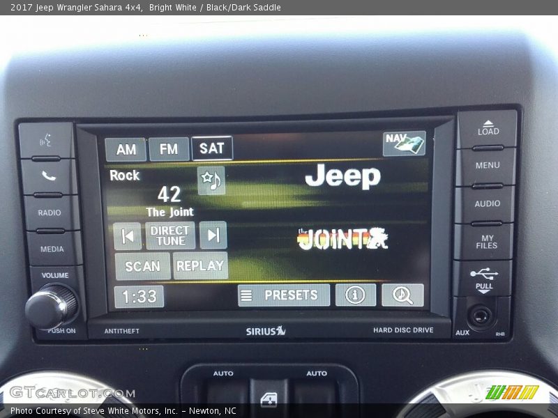 Bright White / Black/Dark Saddle 2017 Jeep Wrangler Sahara 4x4