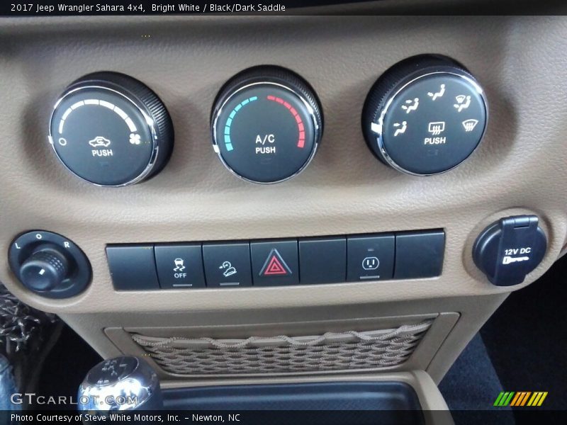 Bright White / Black/Dark Saddle 2017 Jeep Wrangler Sahara 4x4