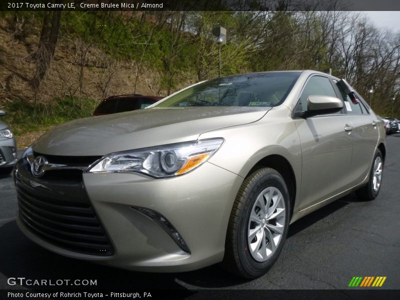 Front 3/4 View of 2017 Camry LE