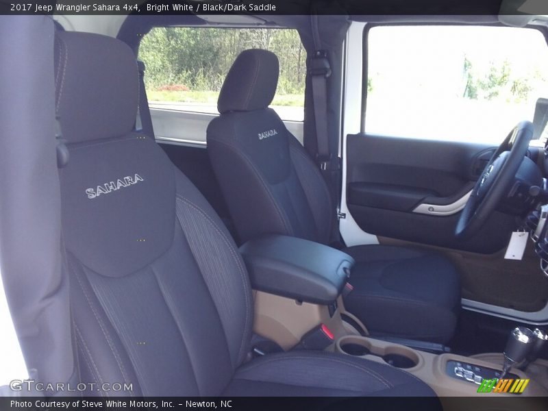Bright White / Black/Dark Saddle 2017 Jeep Wrangler Sahara 4x4