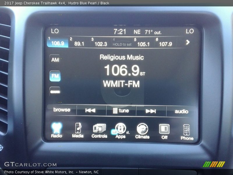 Hydro Blue Pearl / Black 2017 Jeep Cherokee Trailhawk 4x4