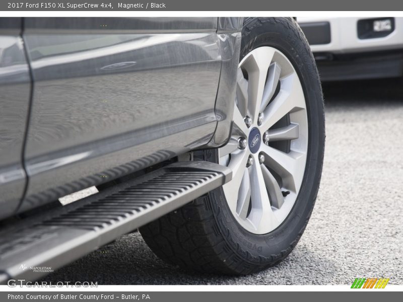 Magnetic / Black 2017 Ford F150 XL SuperCrew 4x4